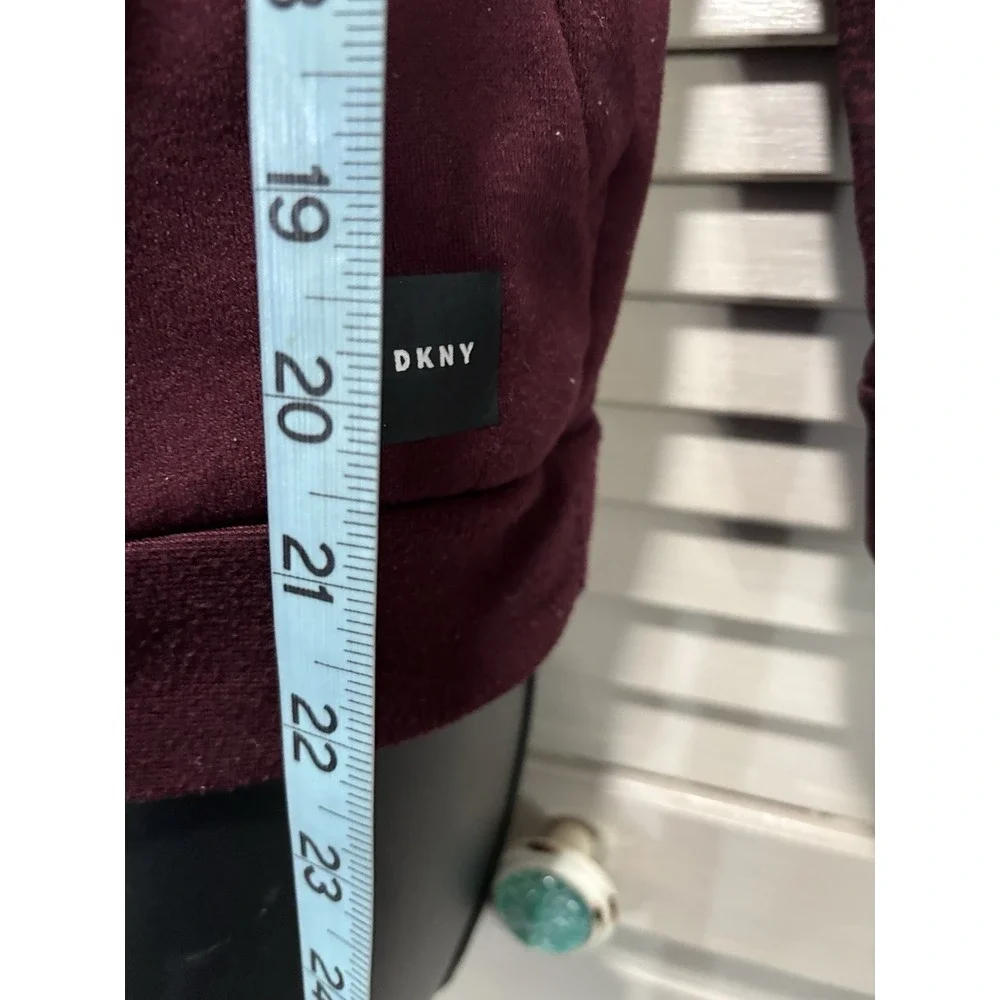 DKNY‎ Burgundy Hoodie Sweatshirt Size M Long Sleeve Kangaroo Pocket Logo